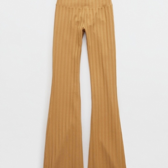 NWT- OFFLINE BY AERIE OG GROOVE FLARE LEGGING SIZE LG - Picture 2 of 12